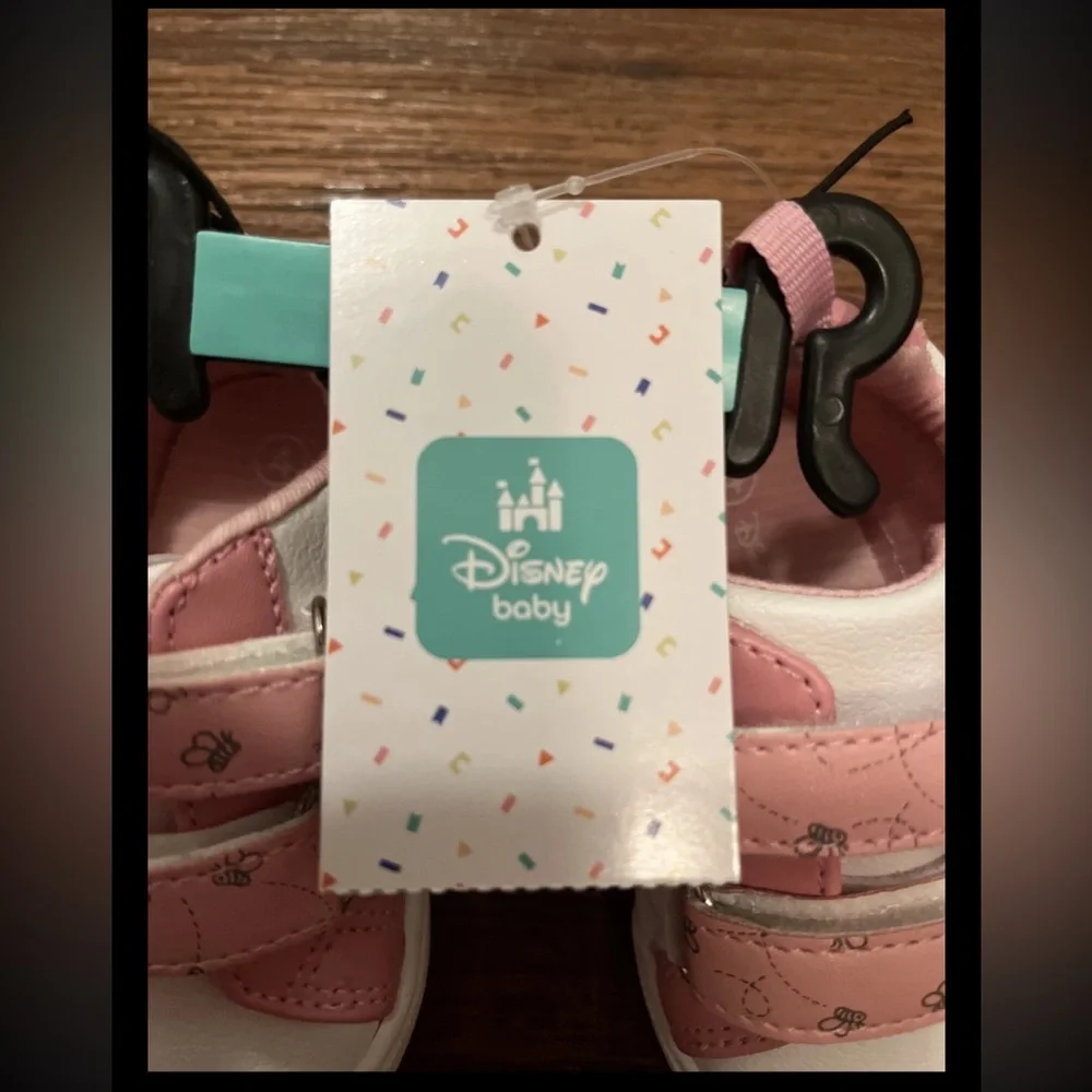 Disney Winnie the Pooh W/Pink & White Design Baby Girl Sneaker Foam Cushioning